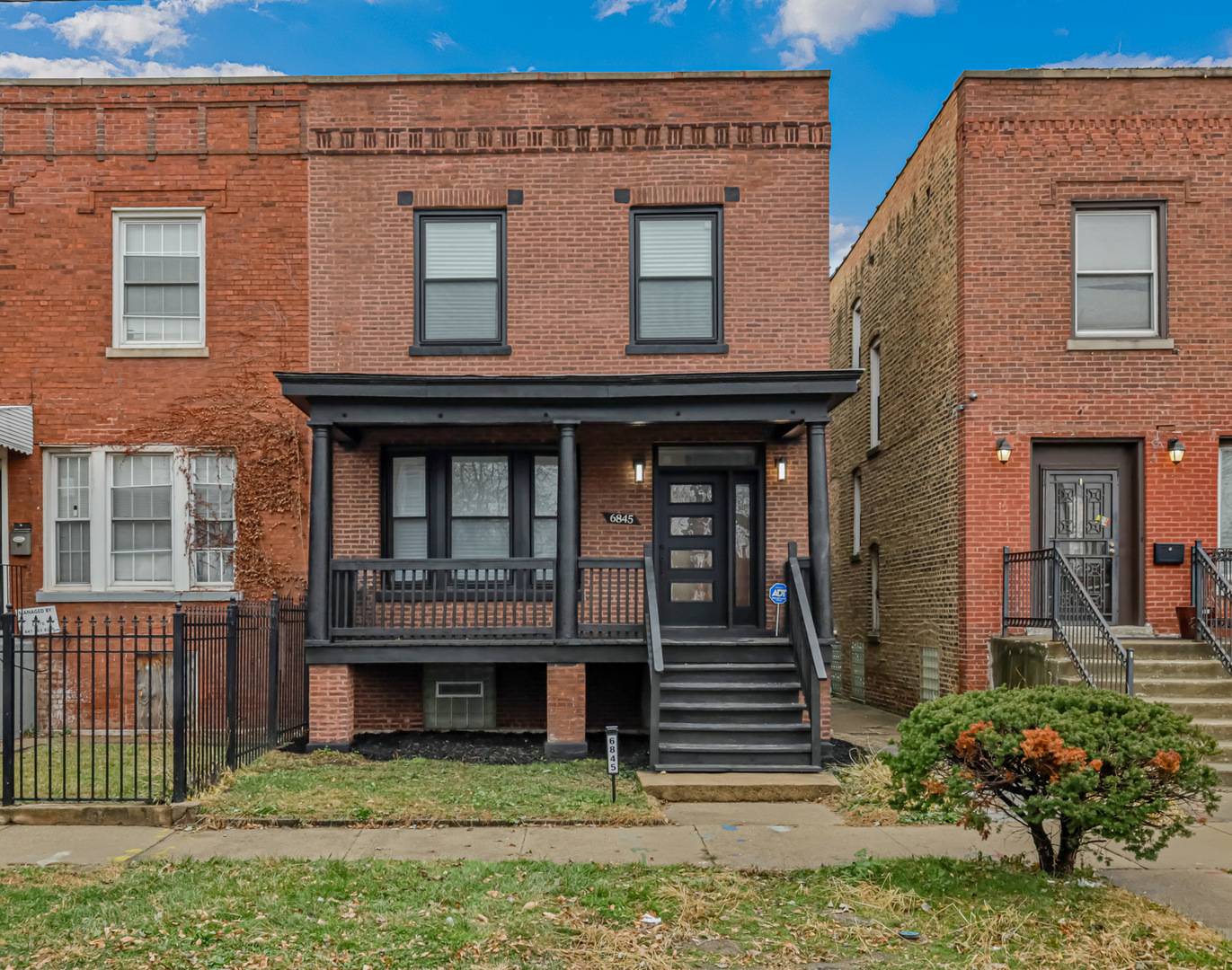 6845 S Saint Lawrence AVE, Chicago, IL 60637