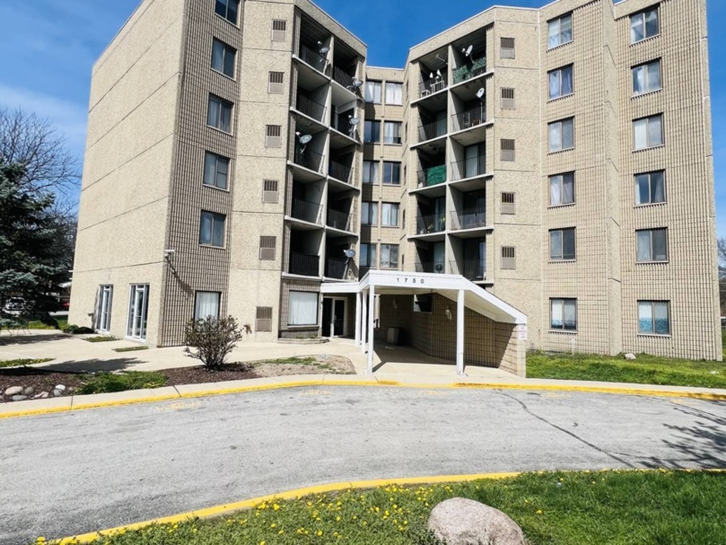 1750 N Marywood AVE #513, Aurora, IL 60505