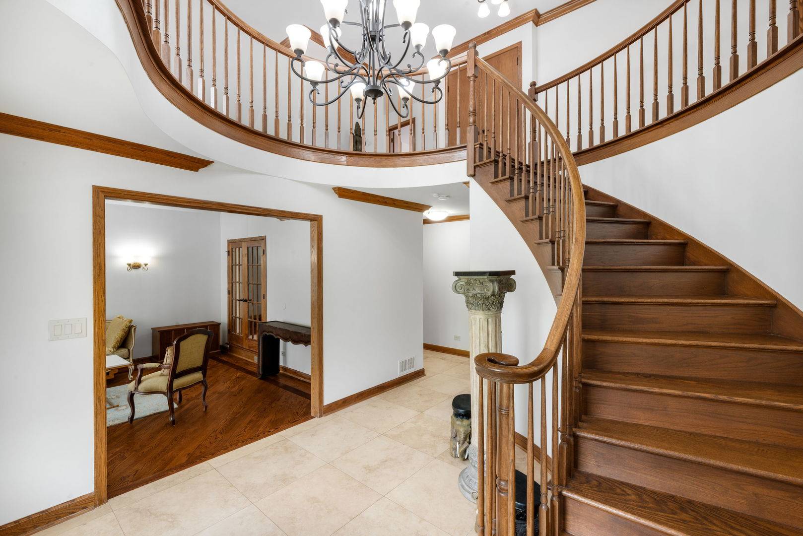 910 Red Fox LN, Oak Brook, IL 60523