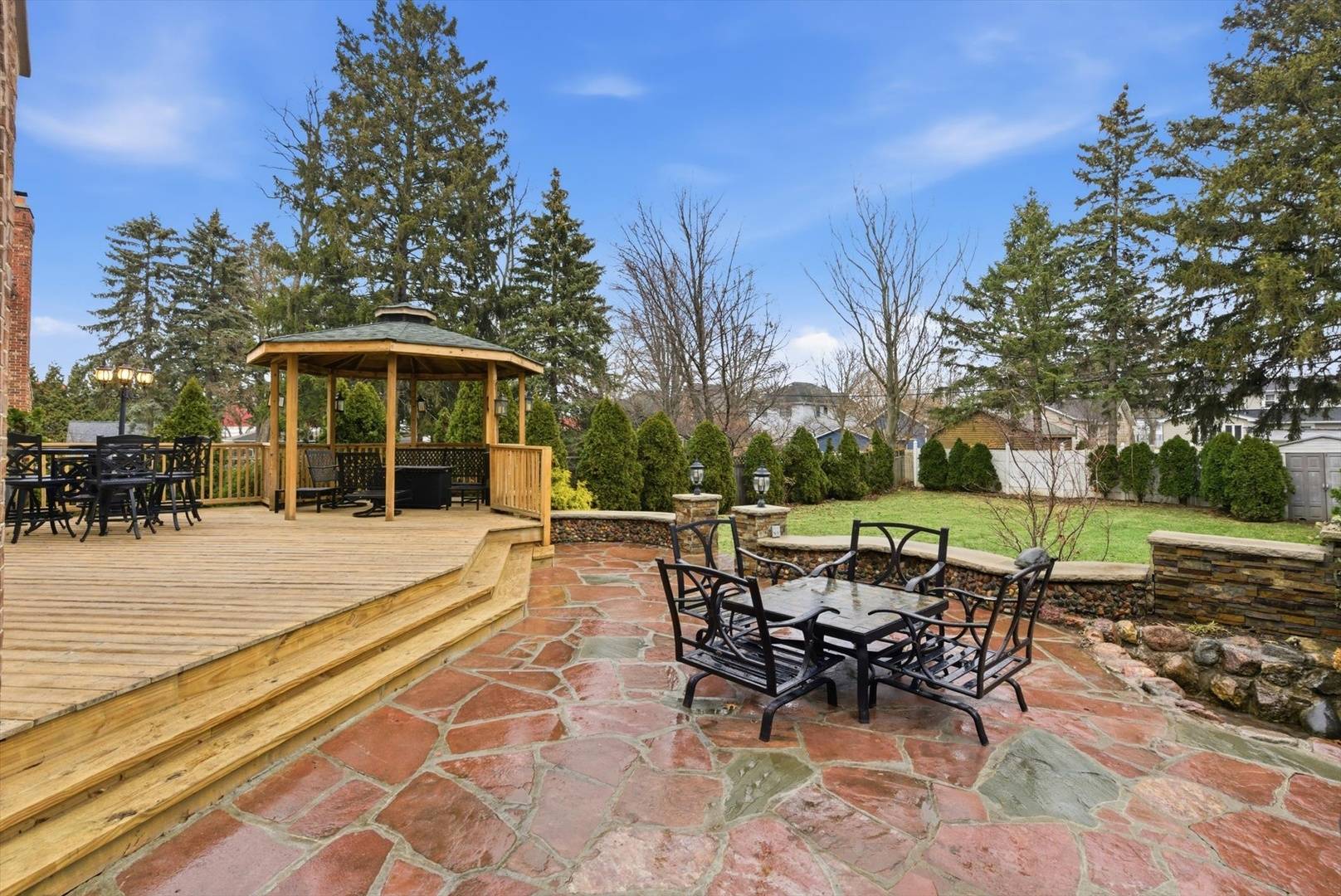 395 S Scott ST, Elmhurst, IL 60126