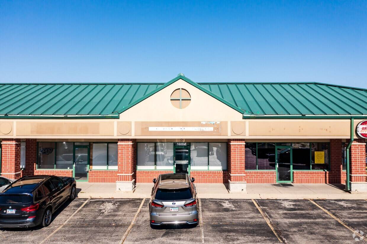 1600 Maple AVE #D, Lisle, IL 60532