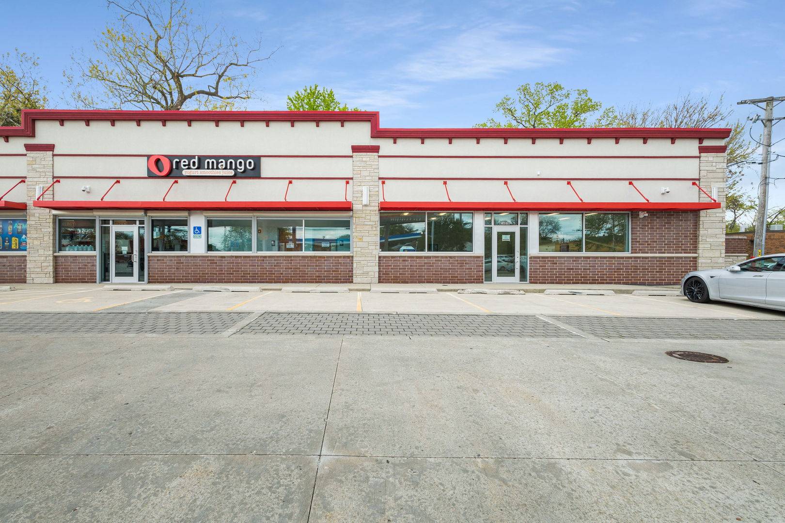 1605 S River RD #B, Des Plaines, IL 60018