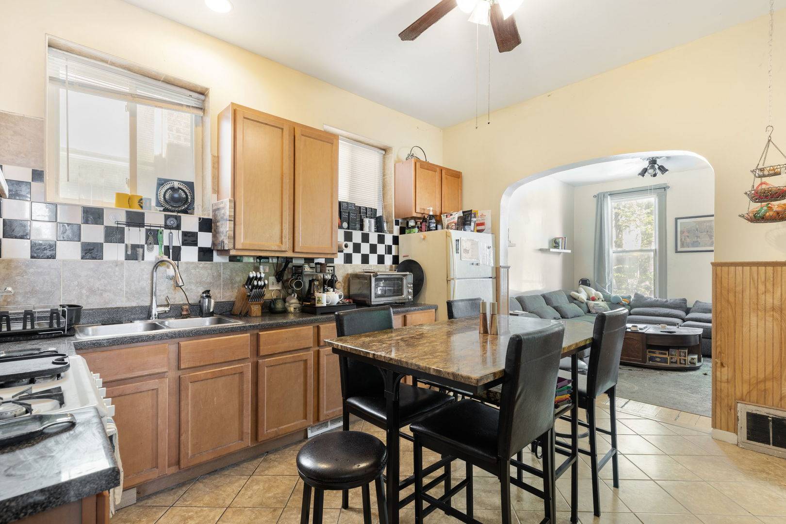 2419 W Augusta BLVD, Chicago, IL 60622