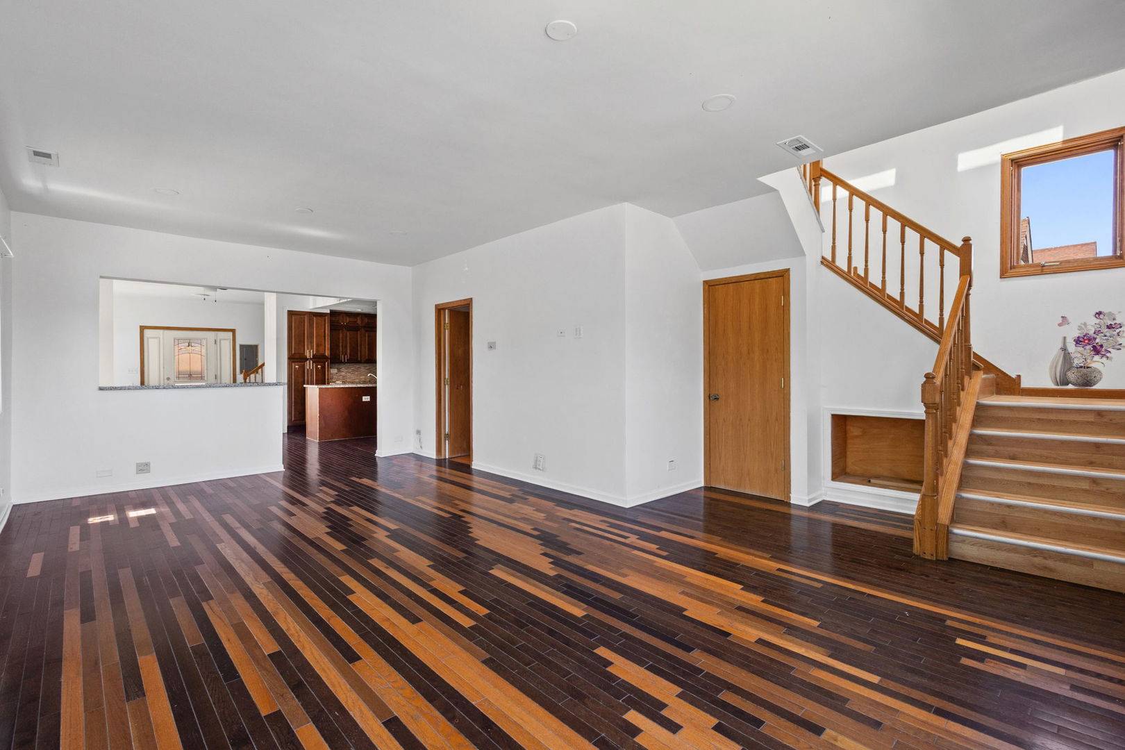 5230 S Lockwood AVE, Chicago, IL 60638