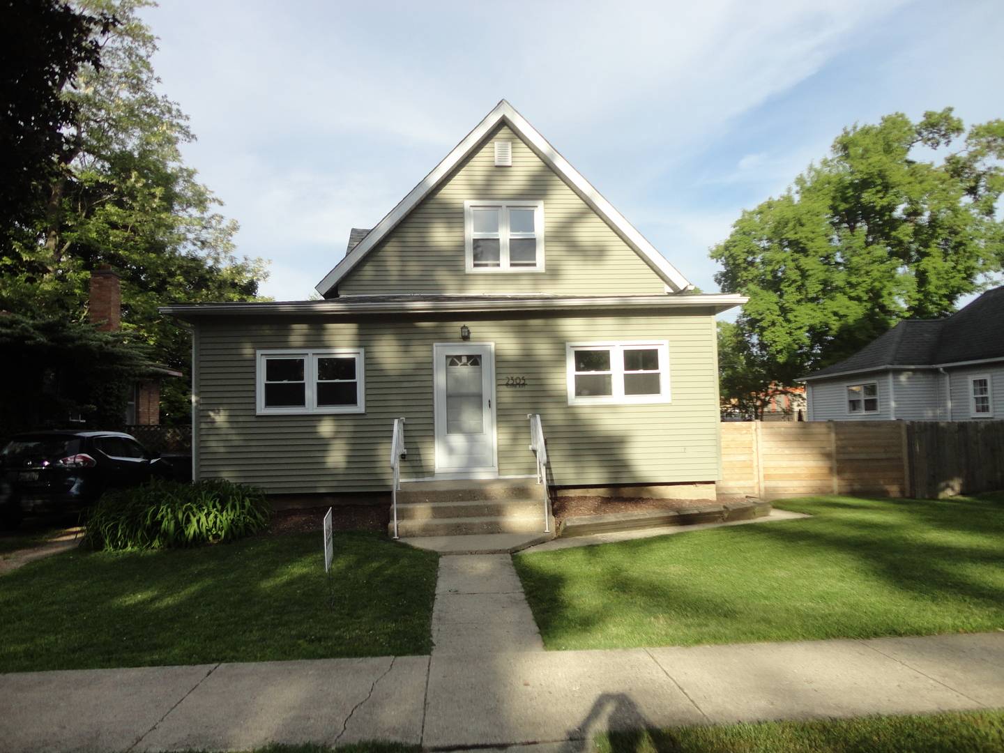 2305 Elisha AVE, Zion, IL 60099