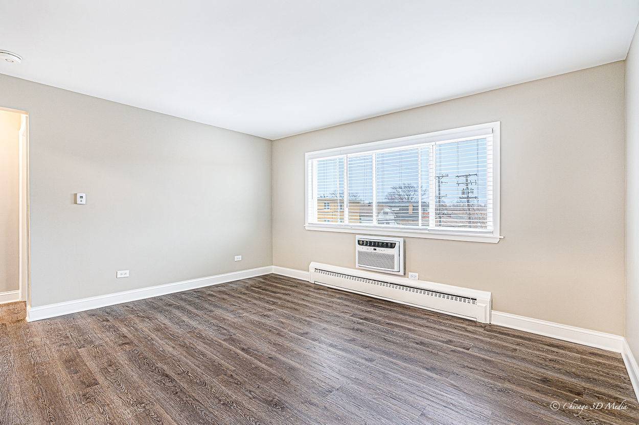 7005 W Gunnison ST #1A, Harwood Heights, IL 60706