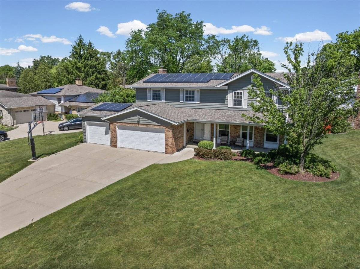 1660 Clavinia AVE, Deerfield, IL 60015