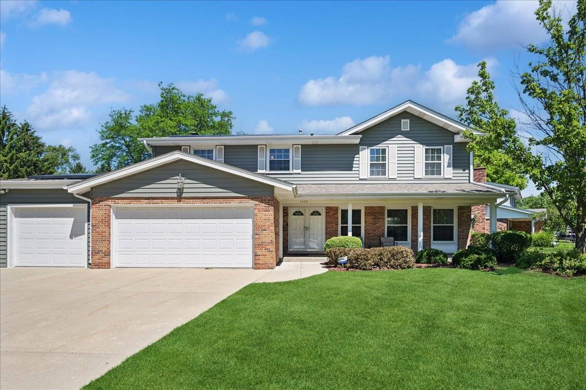 1660 Clavinia AVE, Deerfield, IL 60015