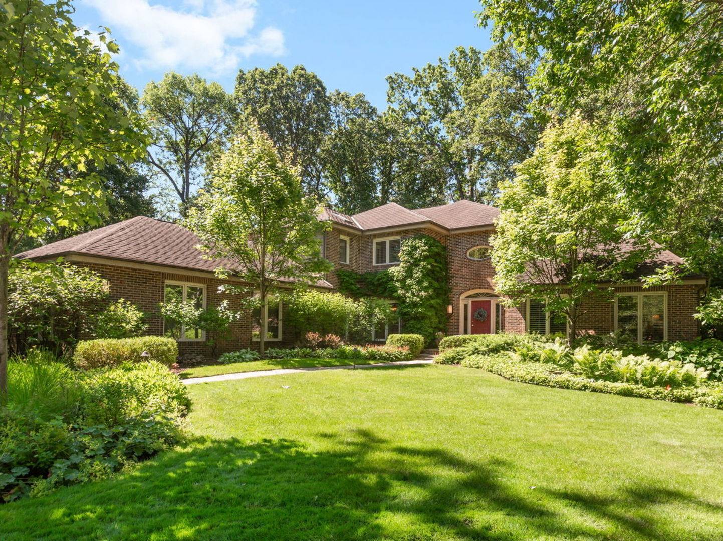 9 Exmoor LN, Lincolnshire, IL 60069