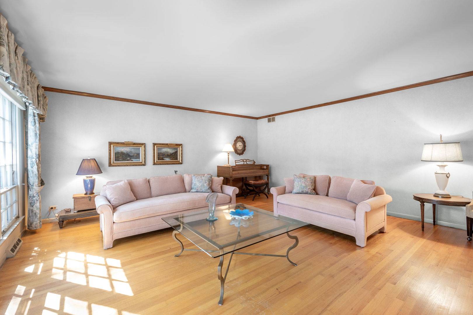 2724 Old Glenview RD, Wilmette, IL 60091