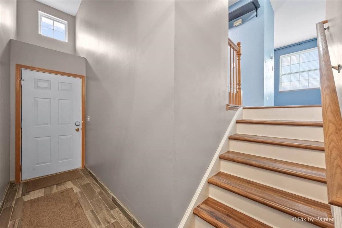 401 Evergreen CIR, Gilberts, IL 60136