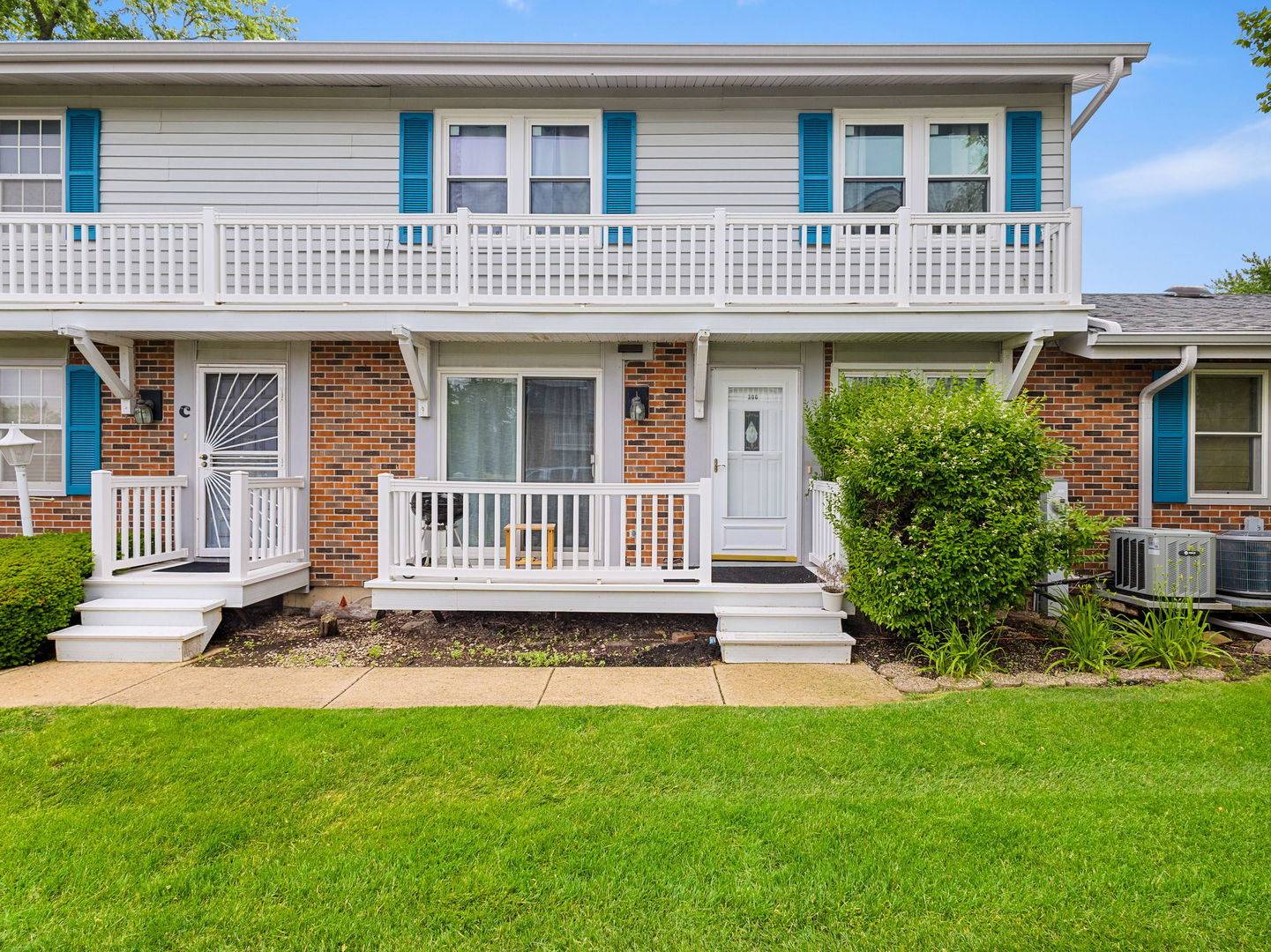 306 Milton CT #B, Bloomingdale, IL 60108