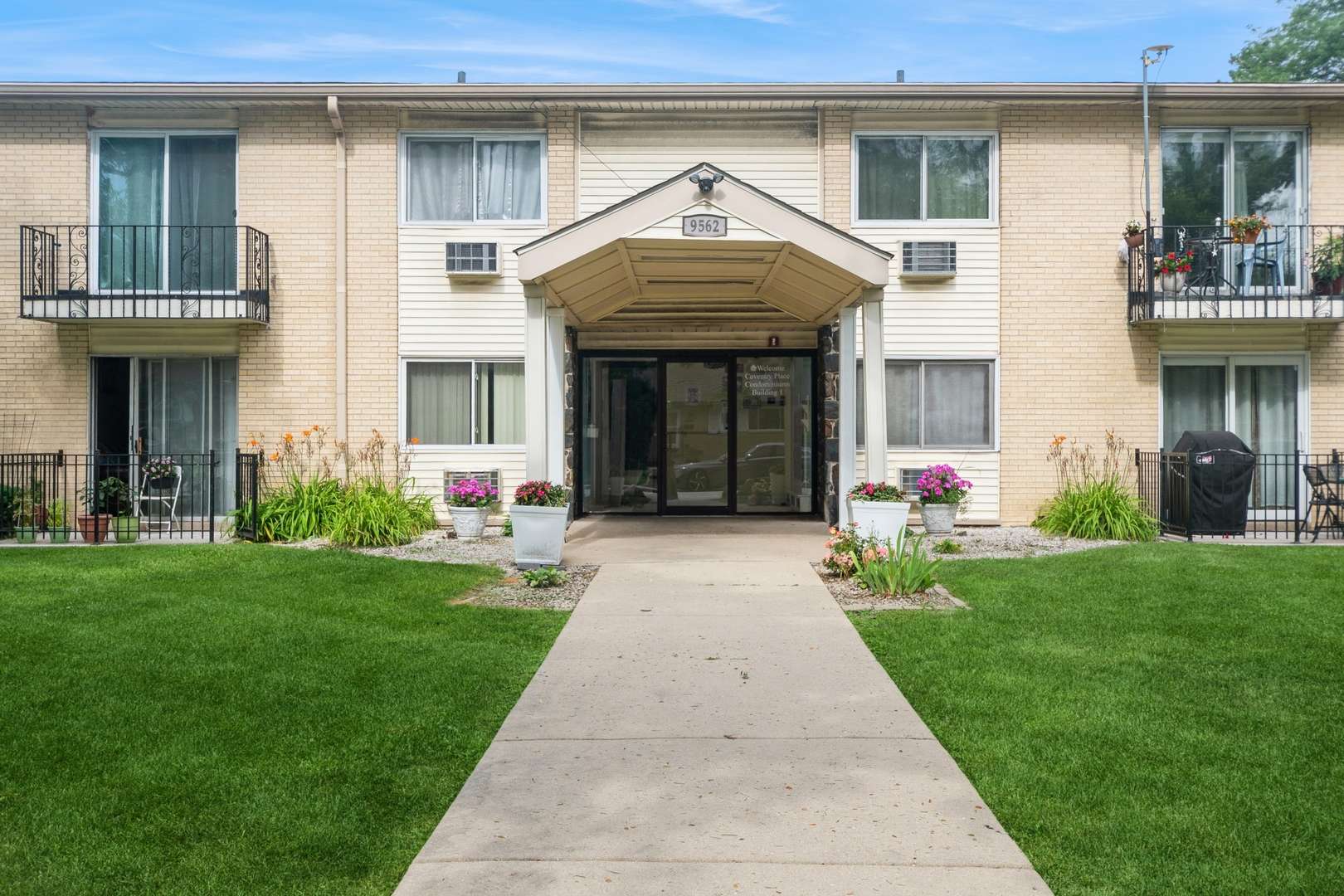 9562 PARK LN #2I, Des Plaines, IL 60016