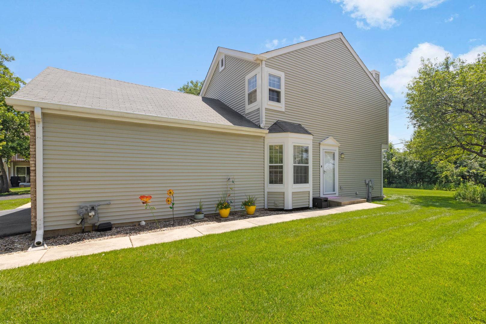 486 Nicole DR #D, Bartlett, IL 60103