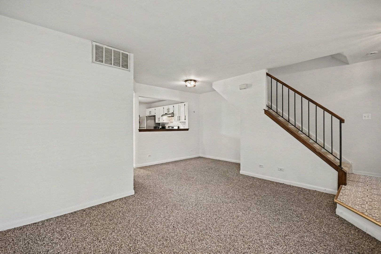 2734 Preston CT, Aurora, IL 60502