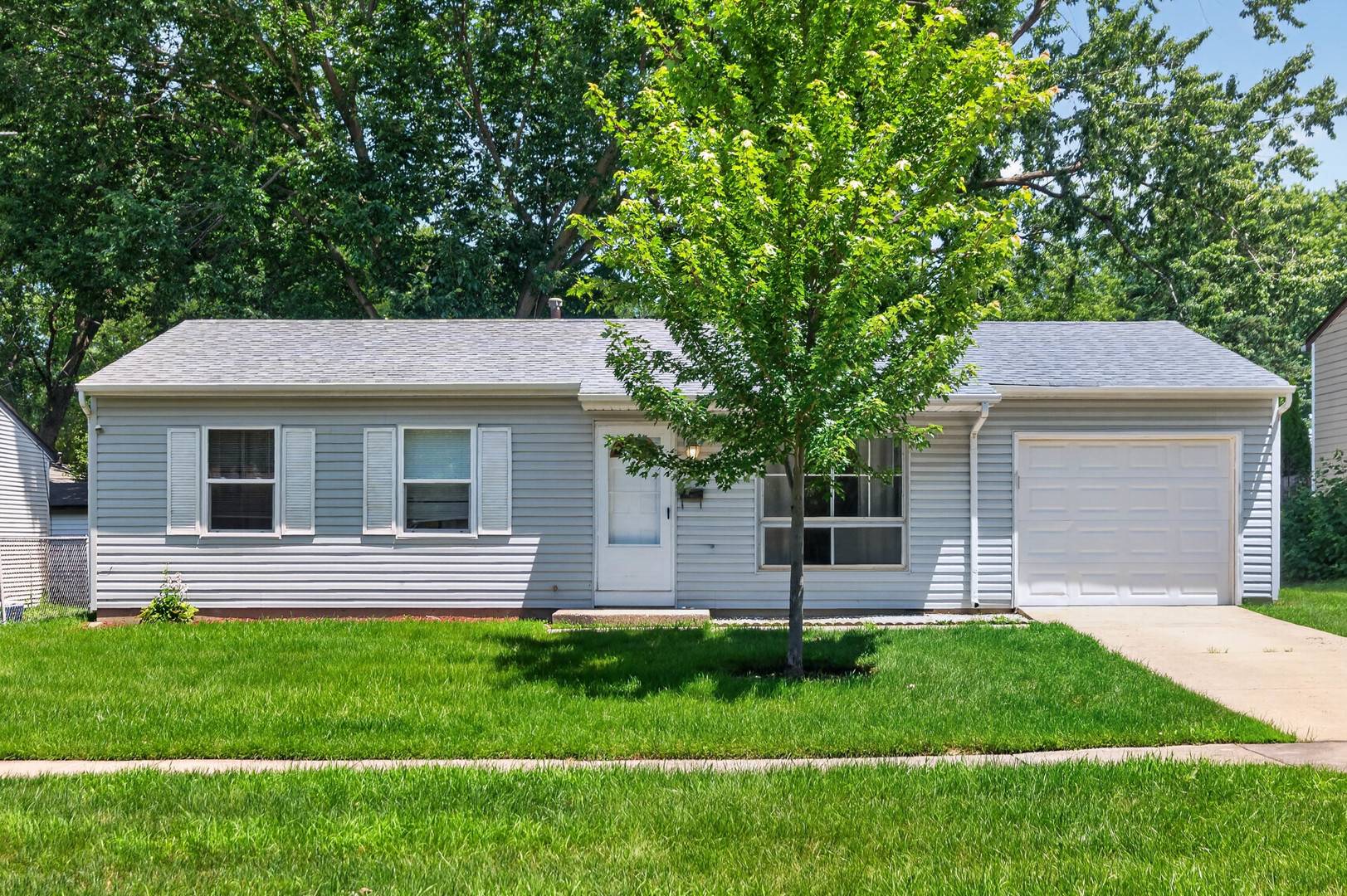 103 Willow RD, Streamwood, IL 60107