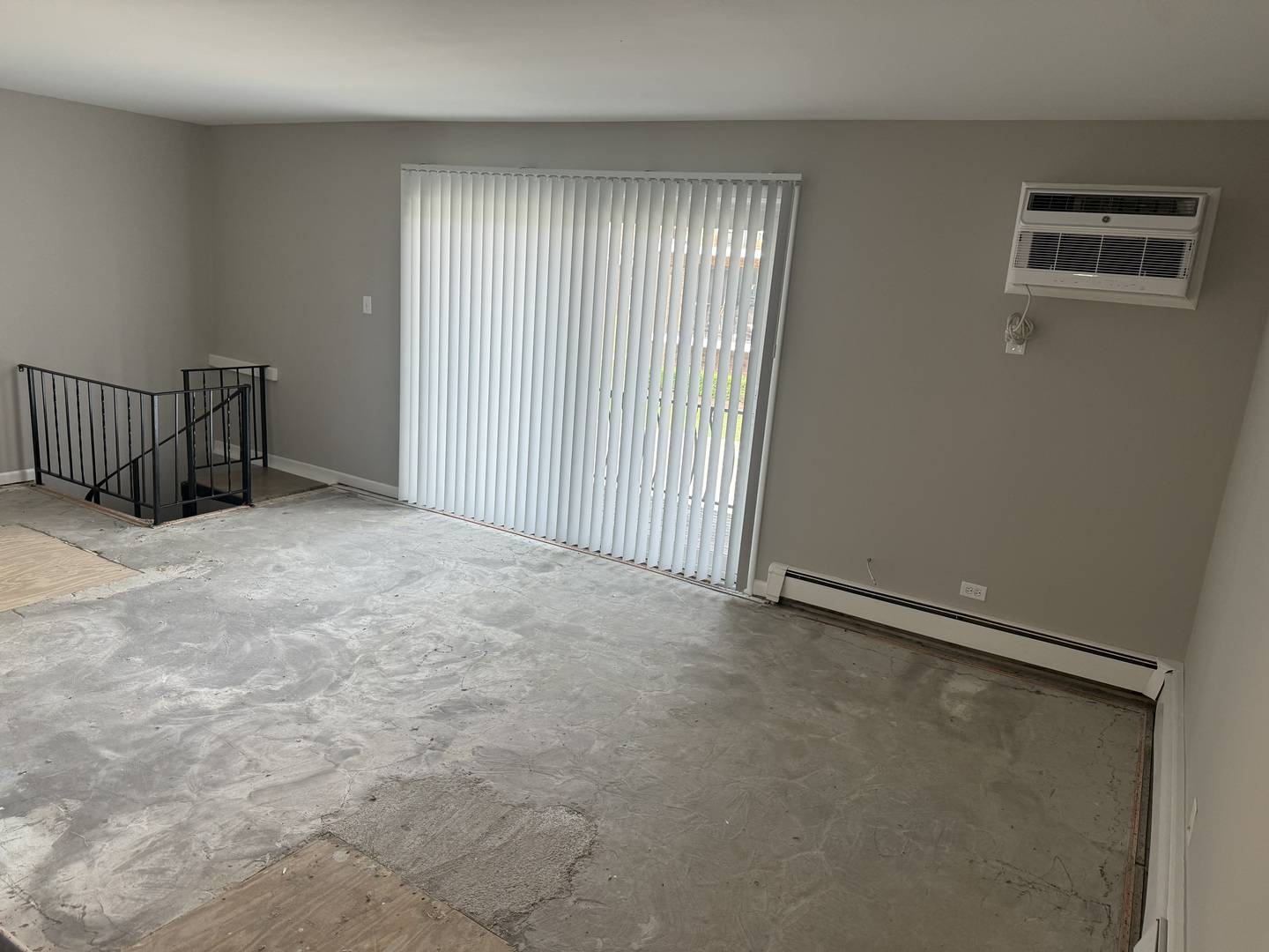 1442 Carriage LN #2, Westmont, IL 60559
