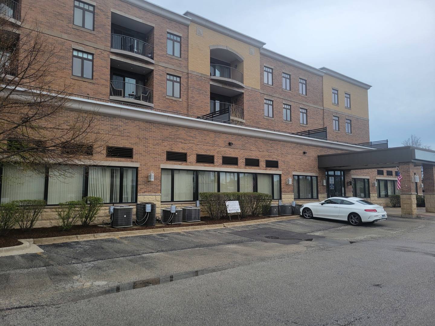 6400 N Northwest HWY, Chicago, IL 60631