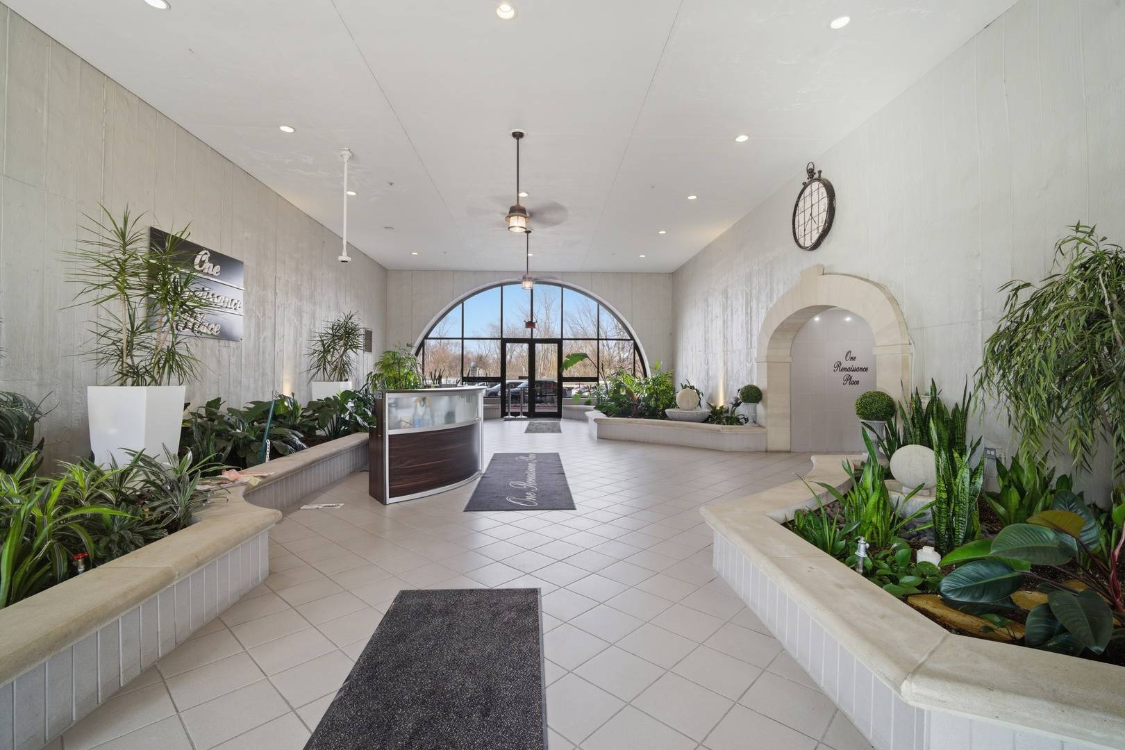 1 Renaissance PL #709, Palatine, IL 60067