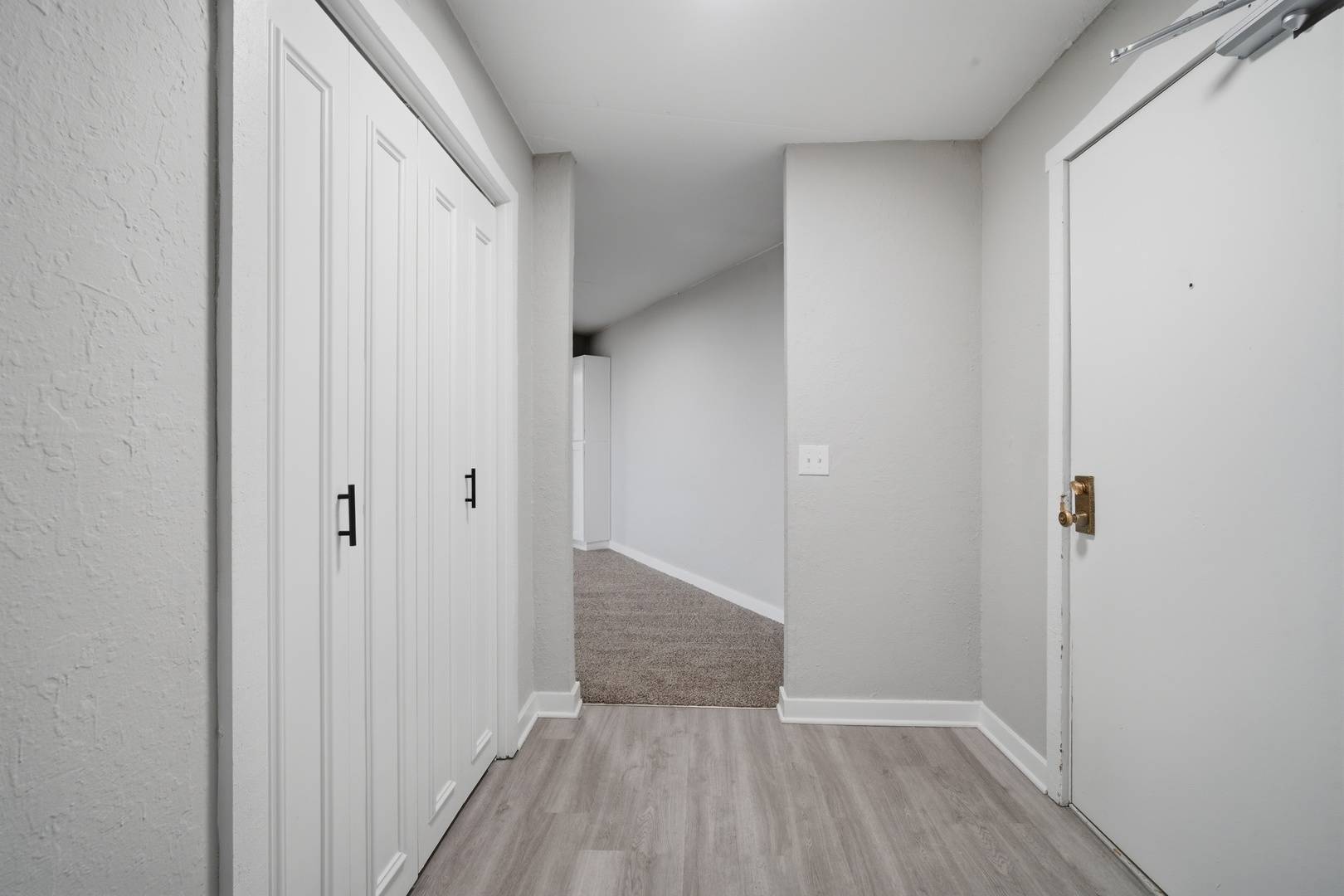 1 Renaissance PL #709, Palatine, IL 60067