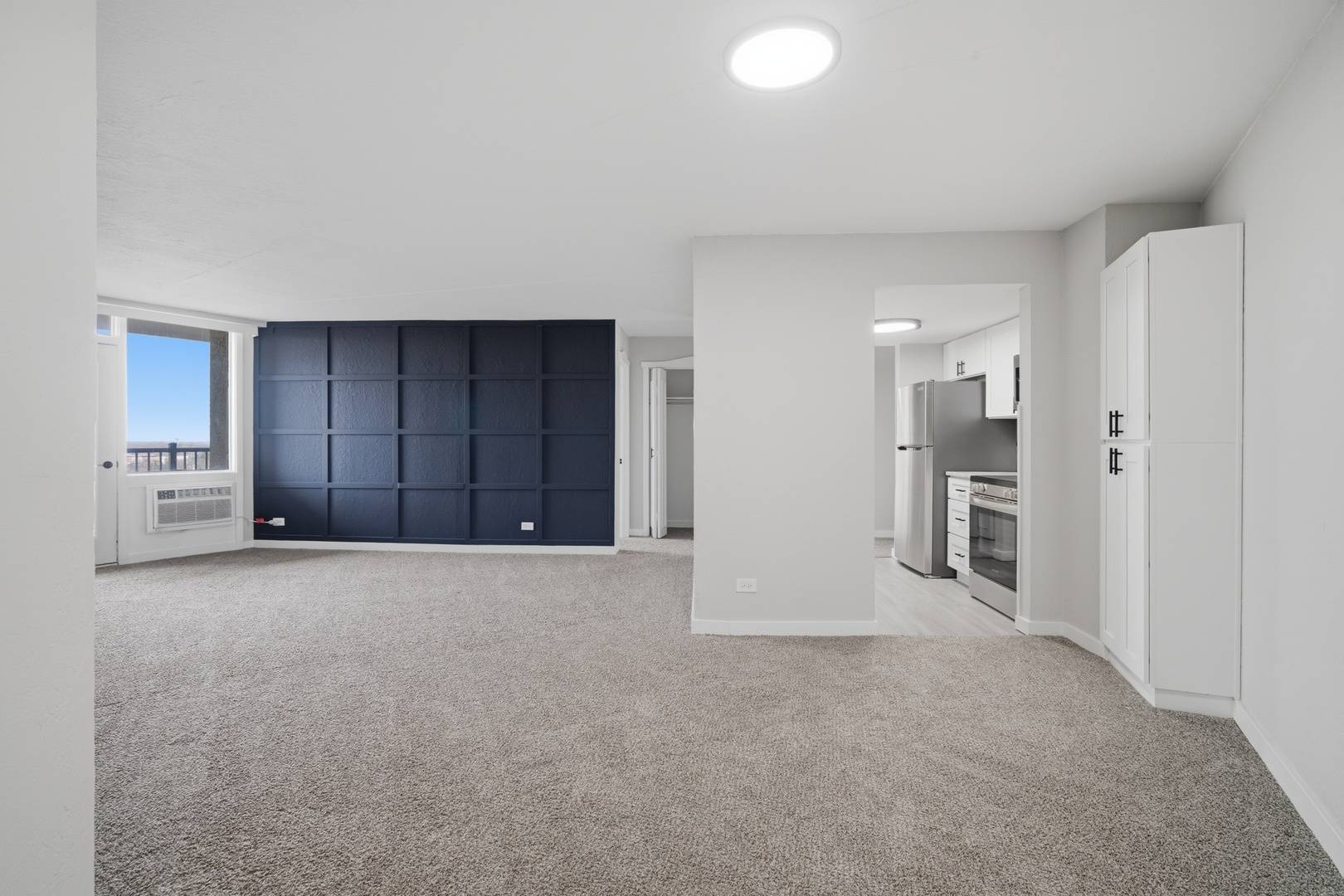 1 Renaissance PL #709, Palatine, IL 60067