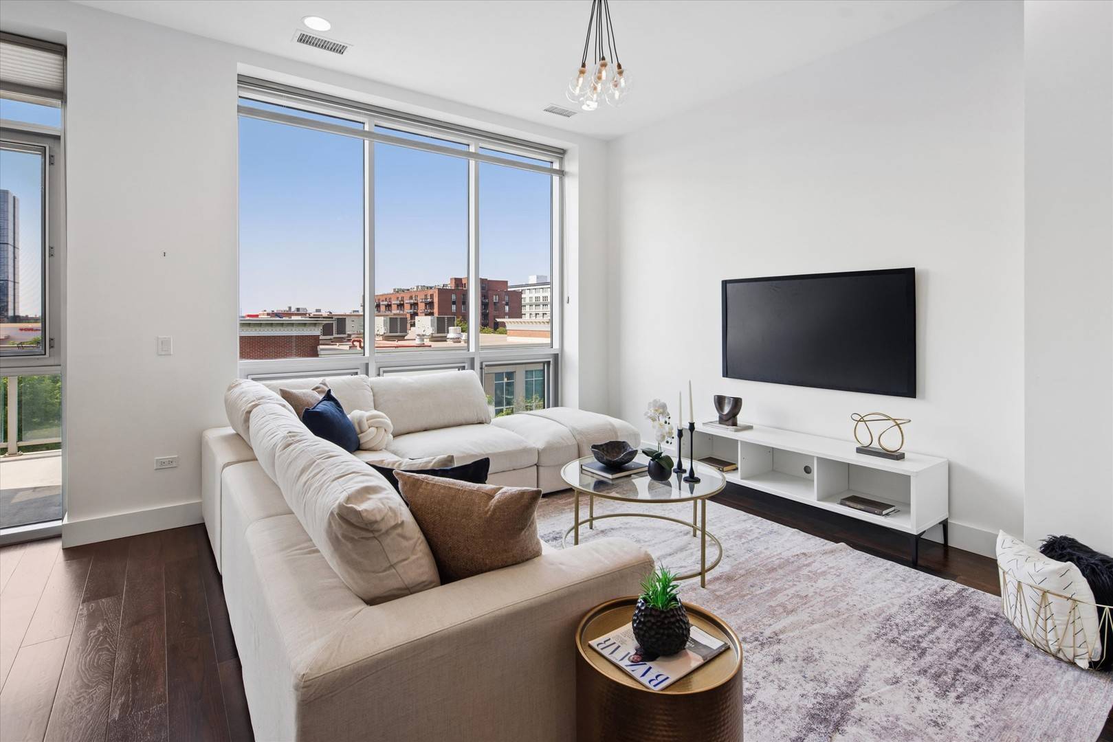 1124 W Adams ST #5E, Chicago, IL 60607