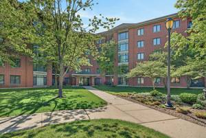865 E 22nd. ST #102, Lombard, IL 60148