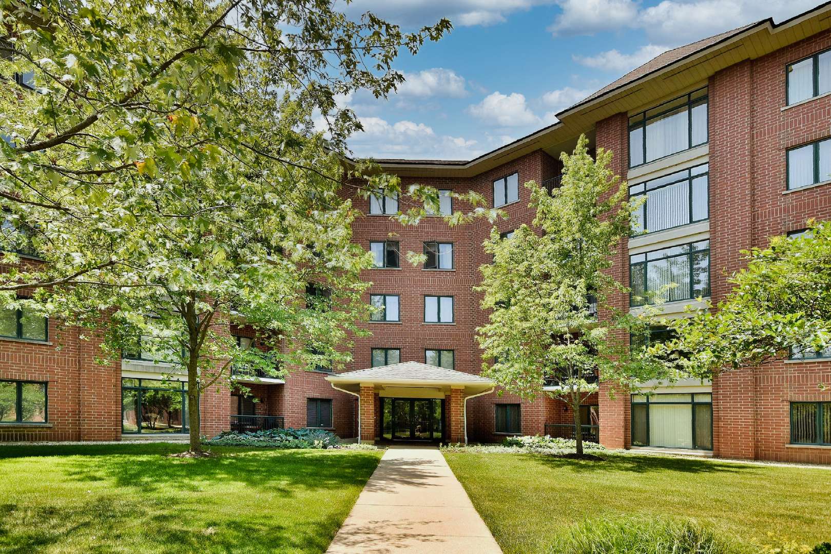 865 E 22nd. ST #102, Lombard, IL 60148