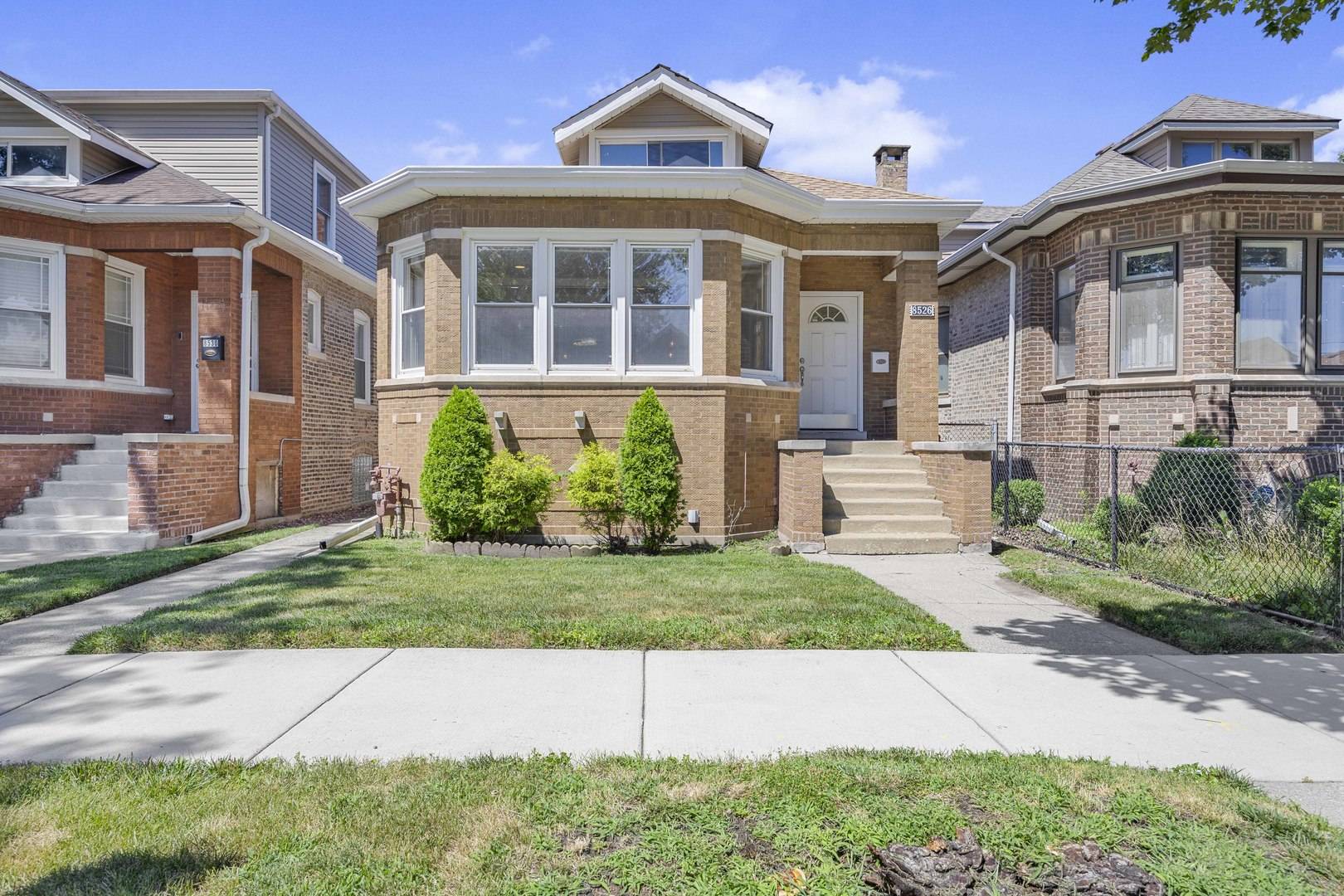 8526 S Euclid AVE, Chicago, IL 60617