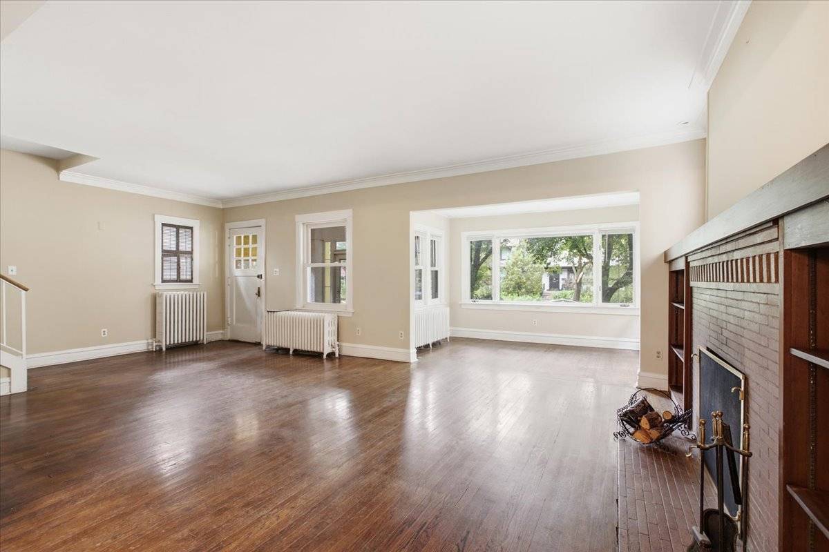 1527 W JUNEWAY TER, Chicago, IL 60626