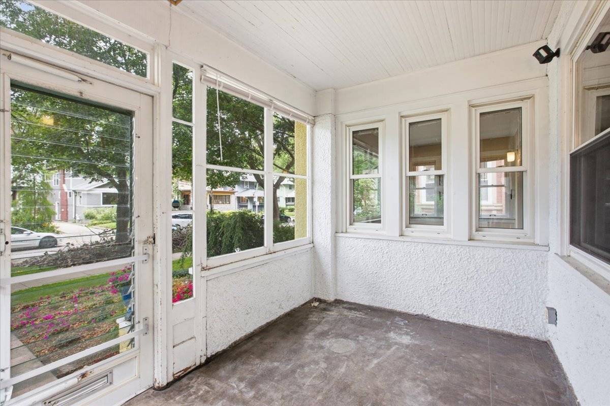 1527 W JUNEWAY TER, Chicago, IL 60626