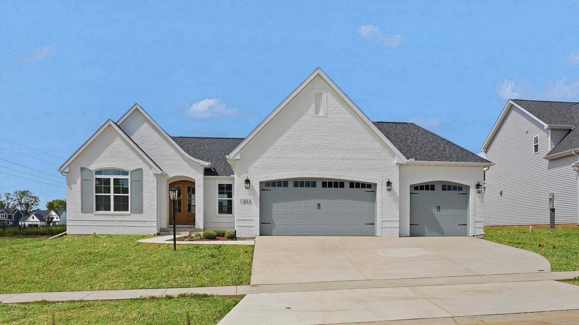 1203 Willowgrove LN, Mahomet, IL 61853