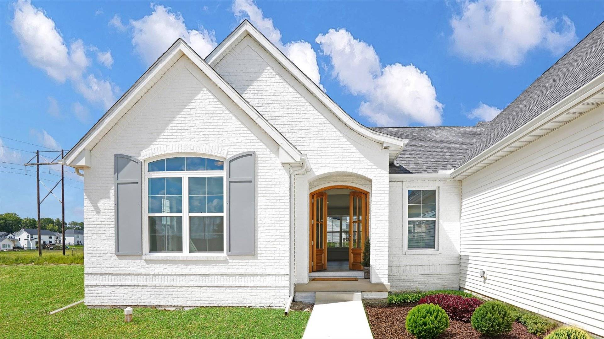1203 Willowgrove LN, Mahomet, IL 61853