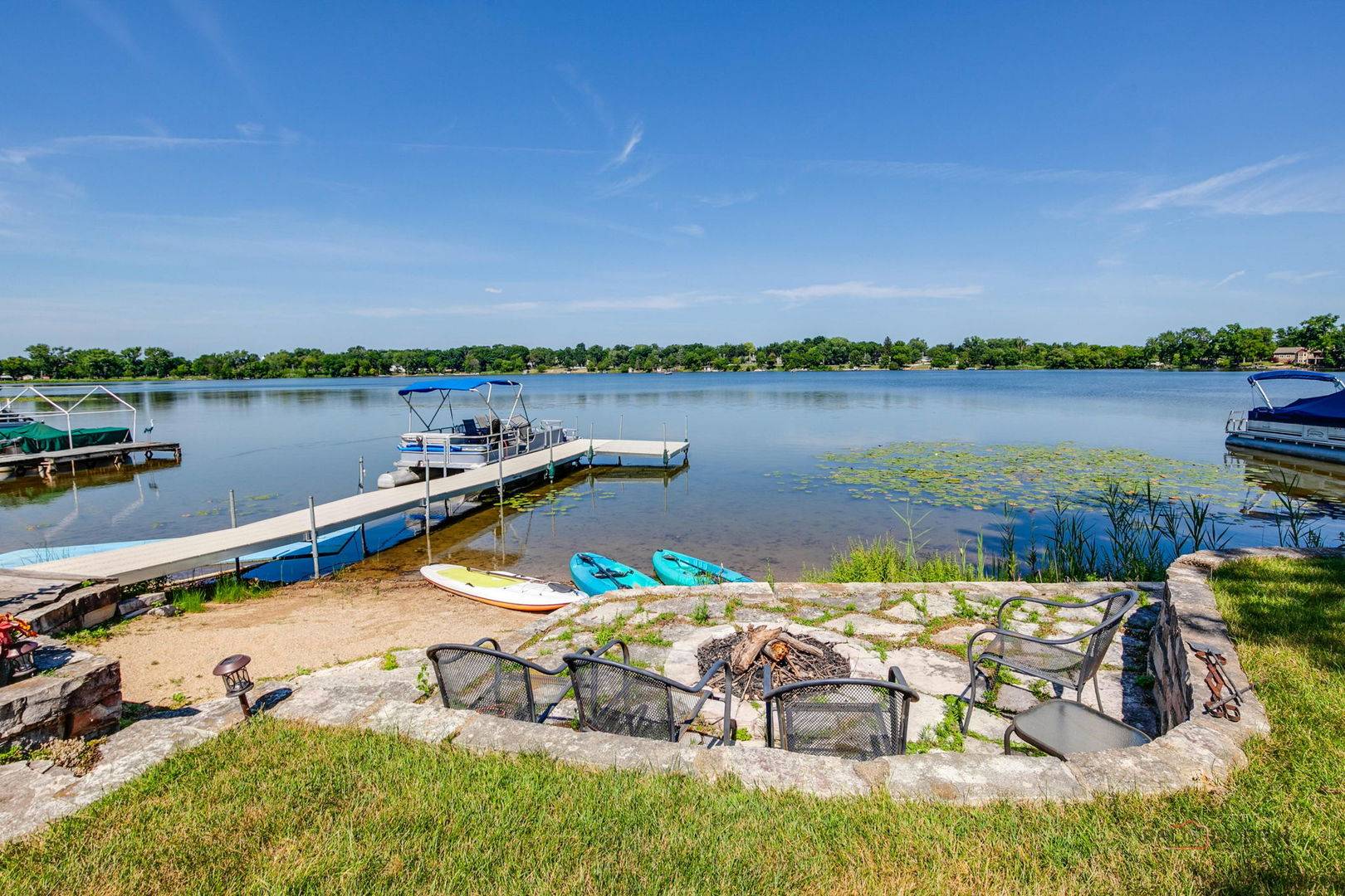 317 Mainsail DR, Third Lake, IL 60030