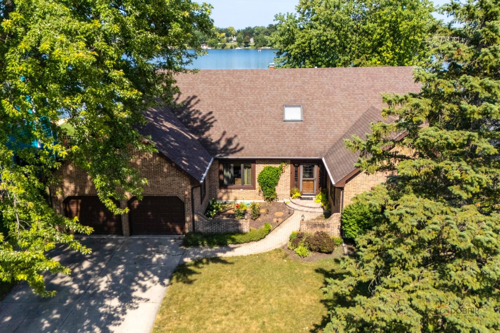 317 Mainsail DR, Third Lake, IL 60030