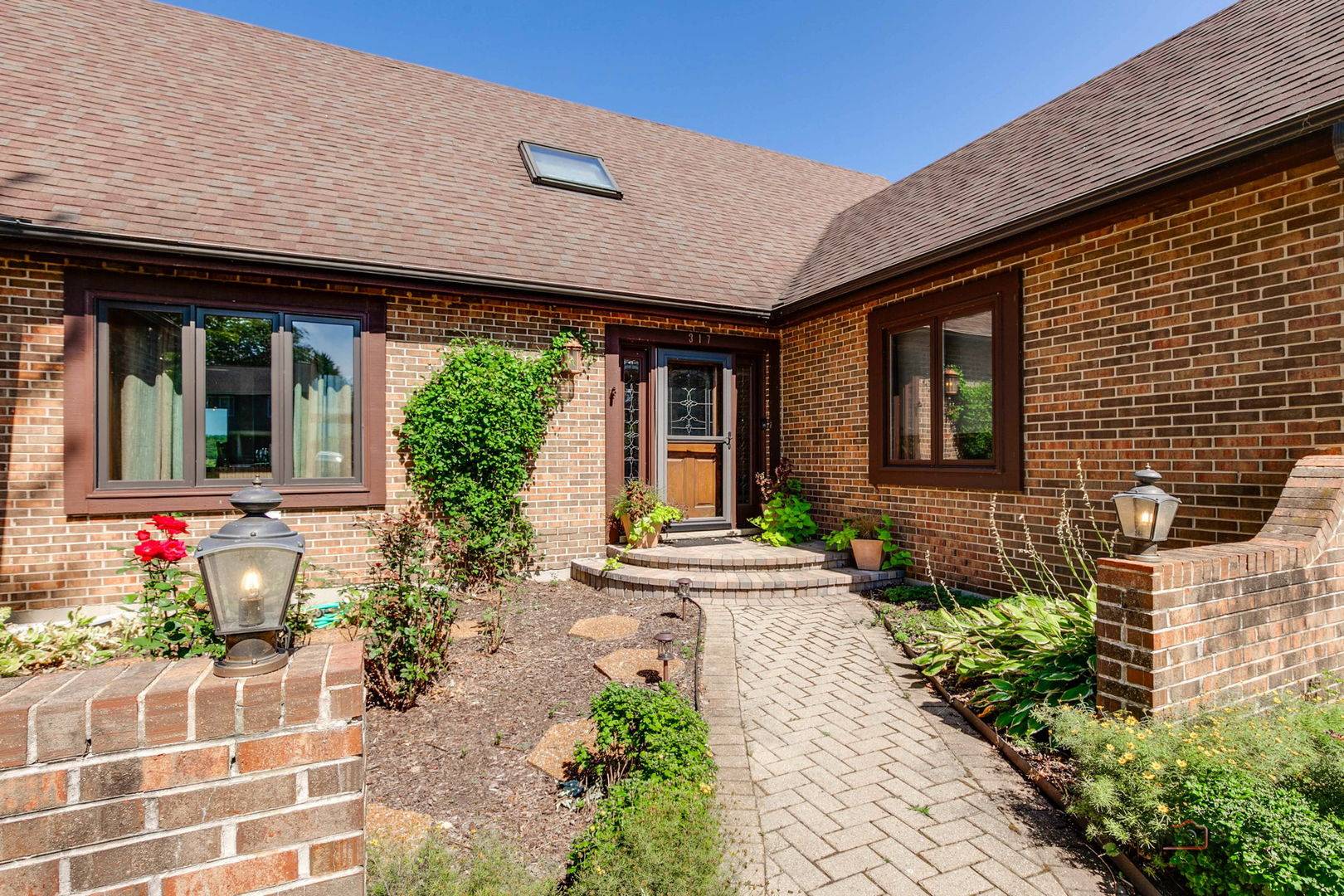 317 Mainsail DR, Third Lake, IL 60030