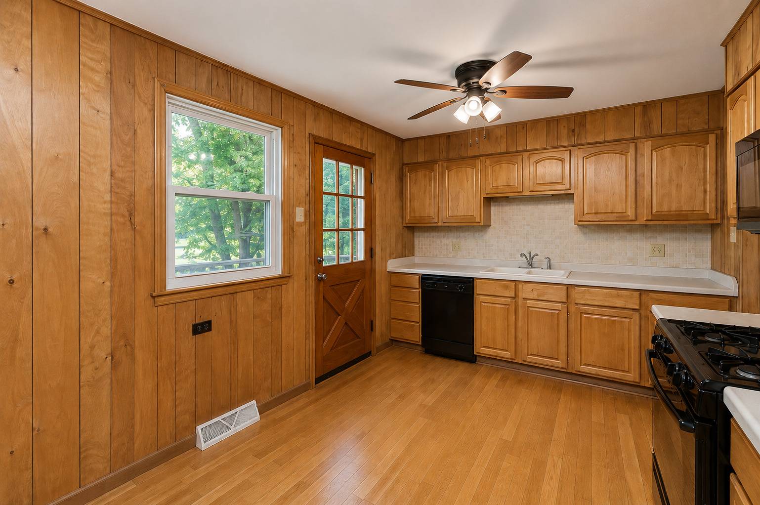 8719 Willow RD, Hickory Hills, IL 60457