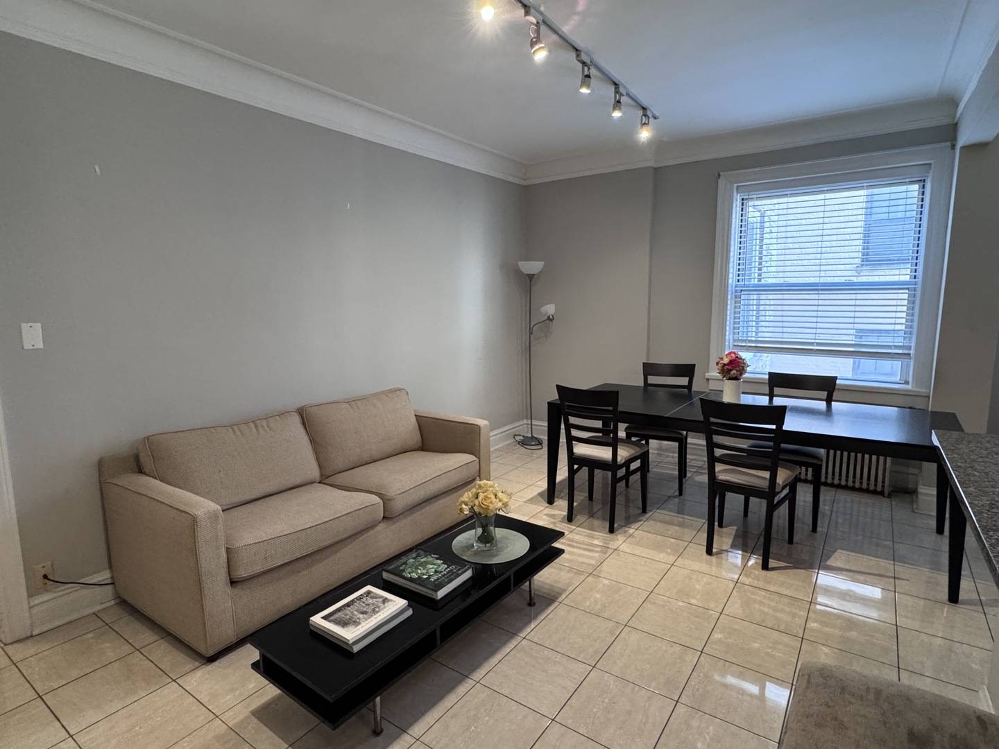 1205 W Sherwin AVE #507, Chicago, IL 60626