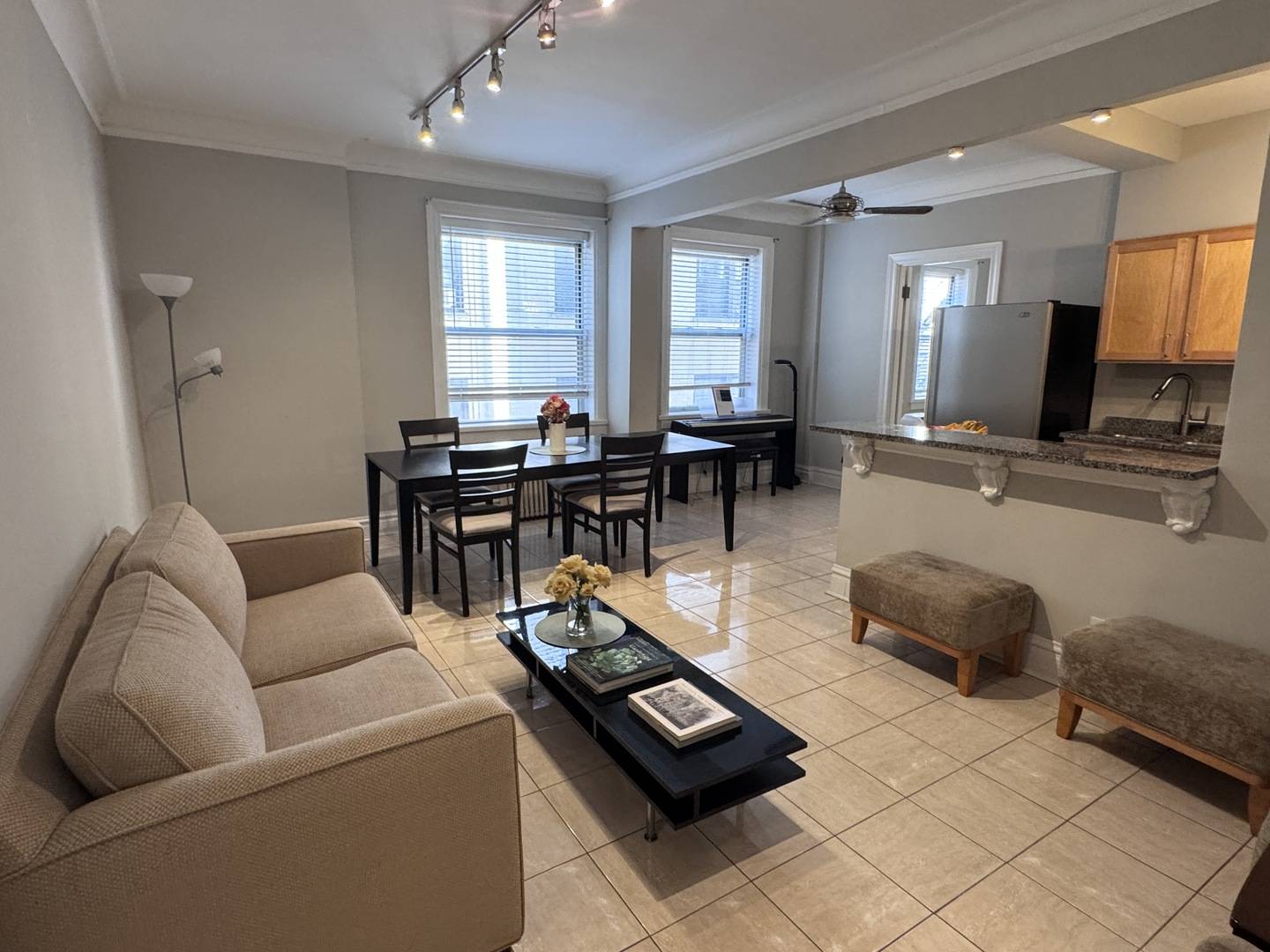 1205 W Sherwin AVE #507, Chicago, IL 60626