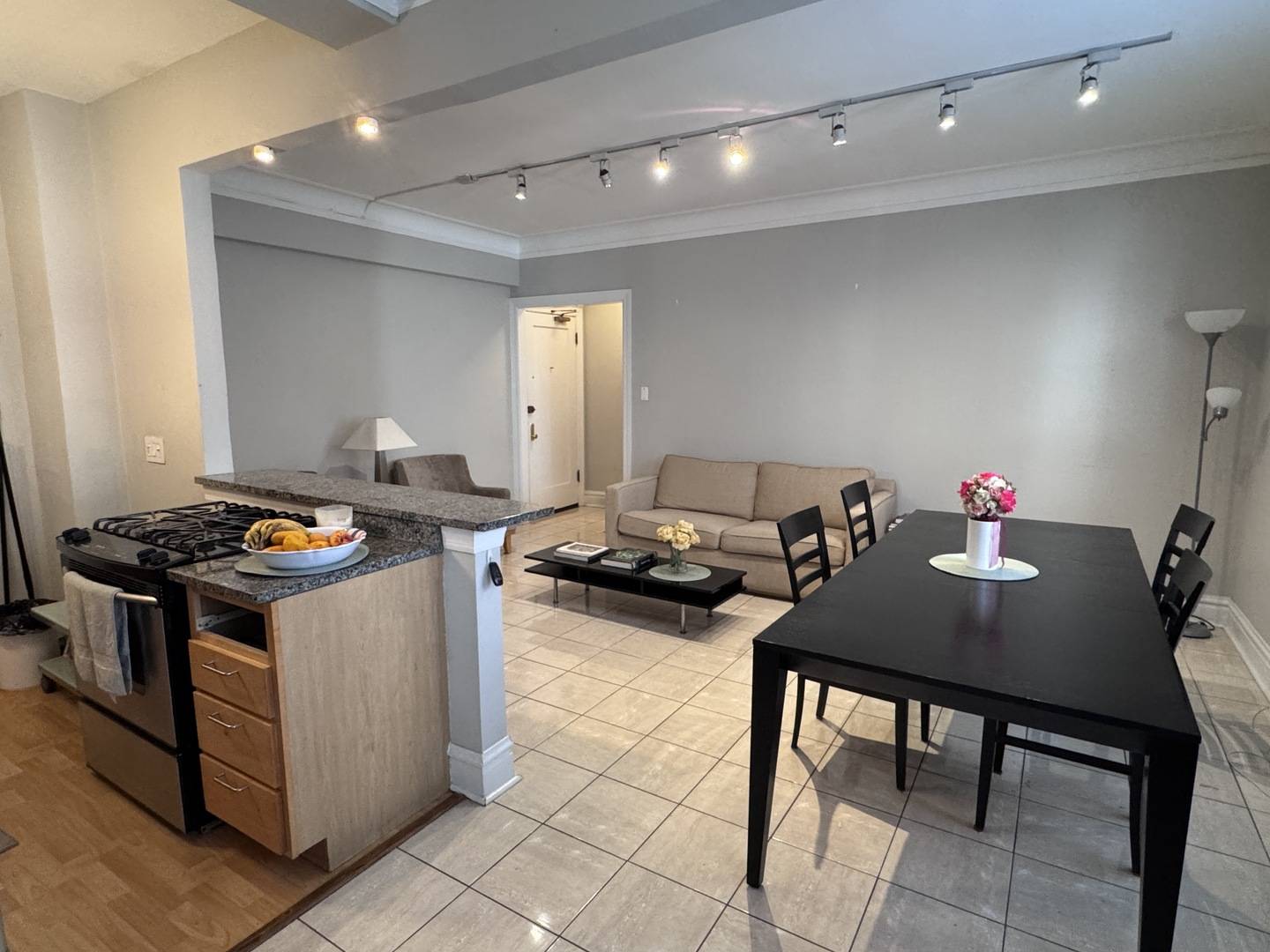 1205 W Sherwin AVE #507, Chicago, IL 60626