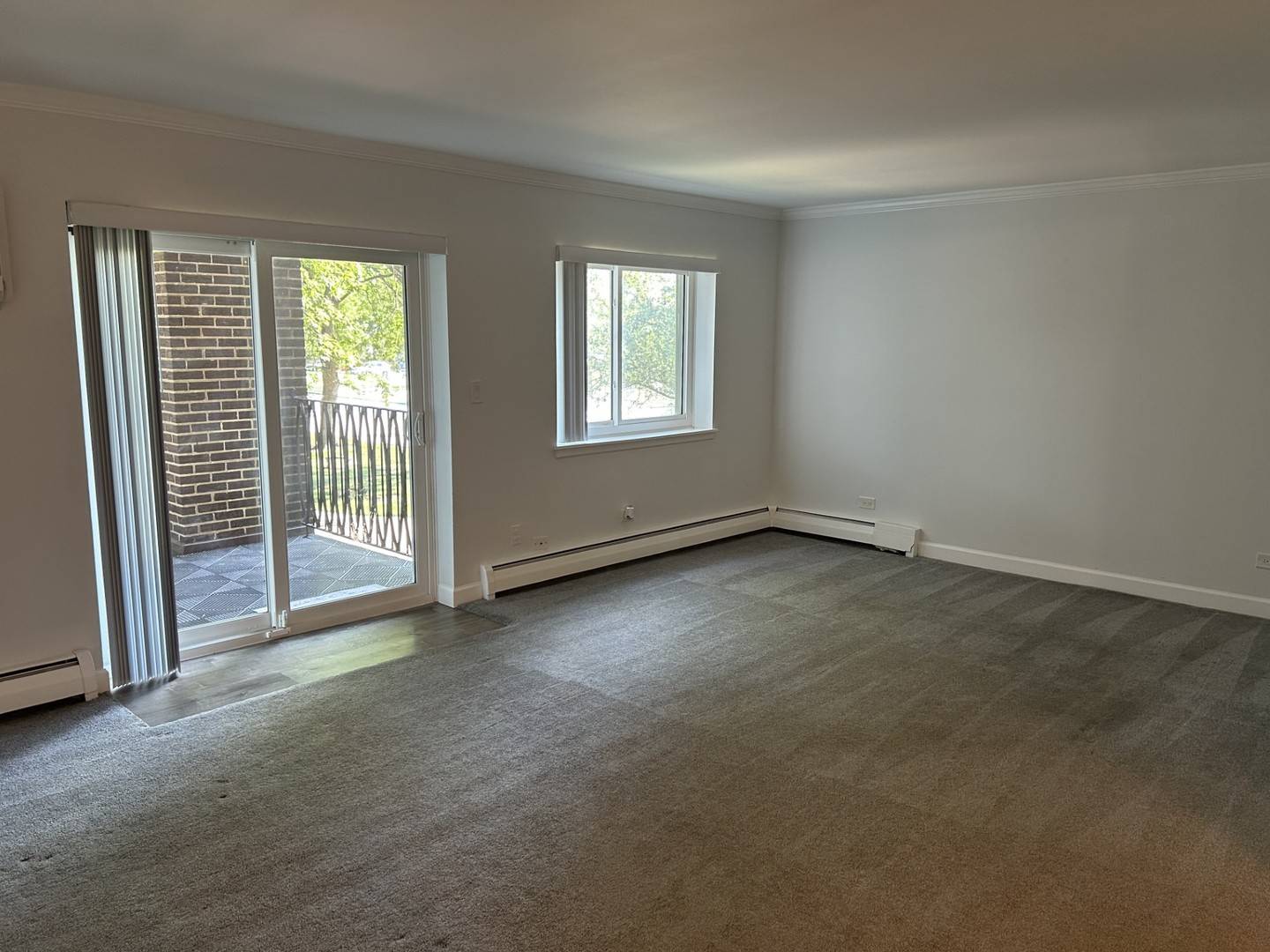 535 S Cleveland AVE #202, Arlington Heights, IL 60005
