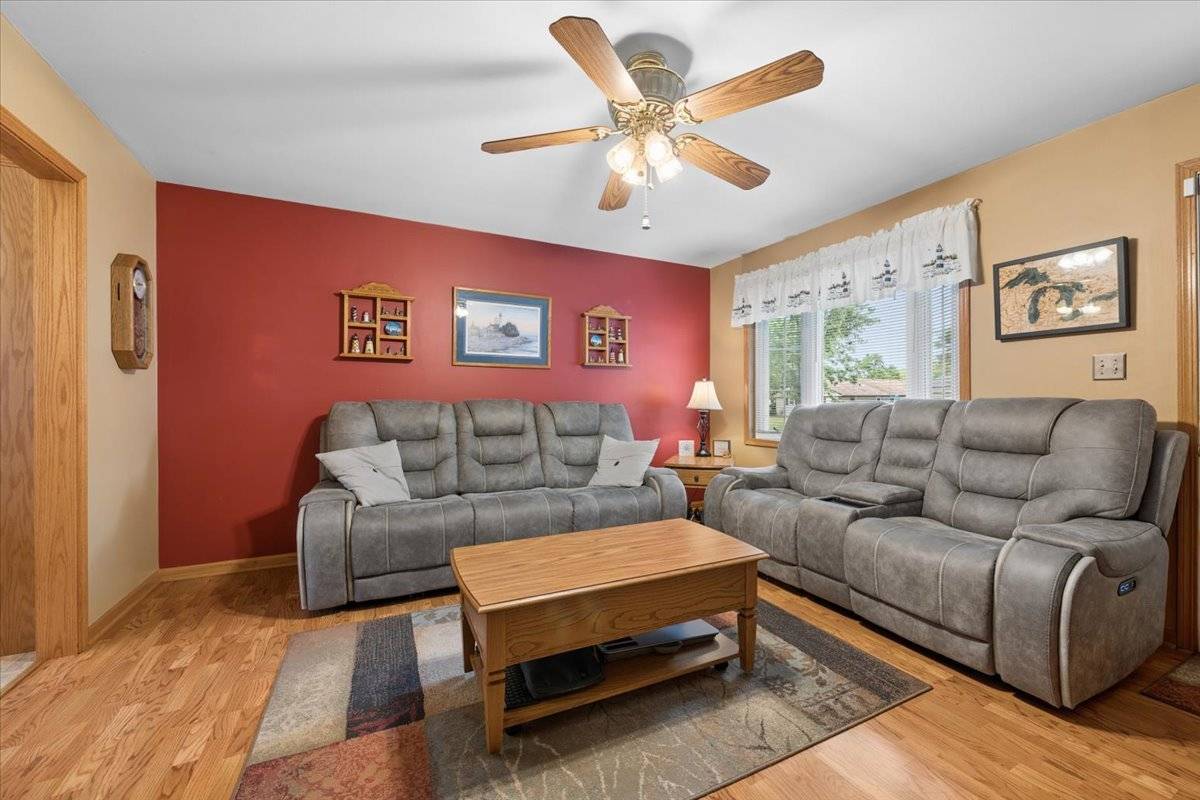 104 Sunset Strip, Joliet, IL 60435