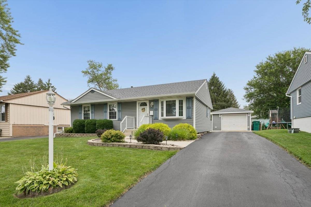 104 Sunset Strip, Joliet, IL 60435