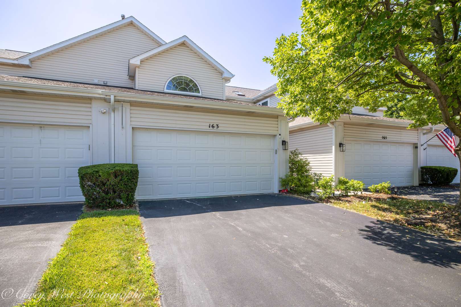 163 N Barton TRL, Batavia, IL 60510