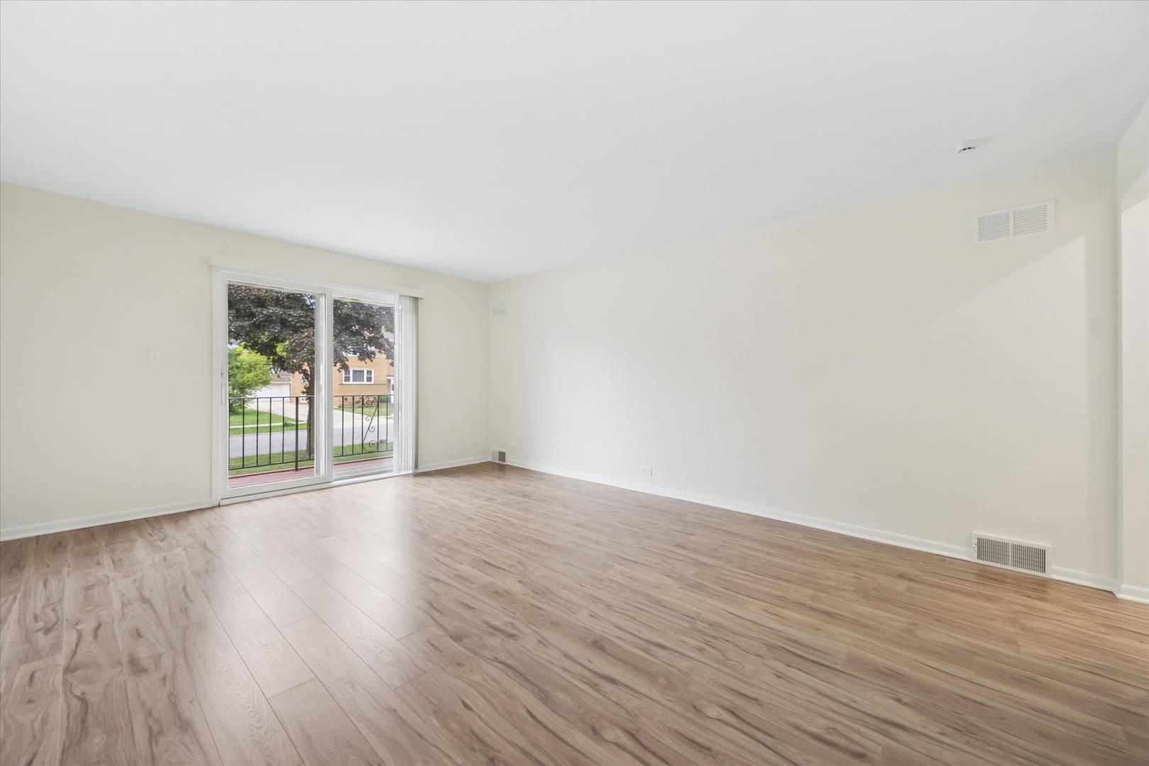 801 Barnsdale RD #2, La Grange Park, IL 60526