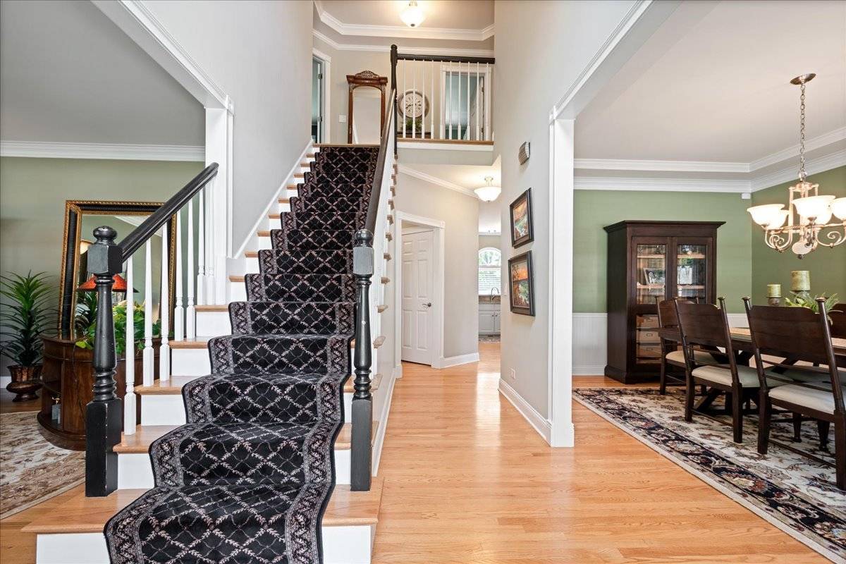 2412 Shaker CT, Naperville, IL 60564