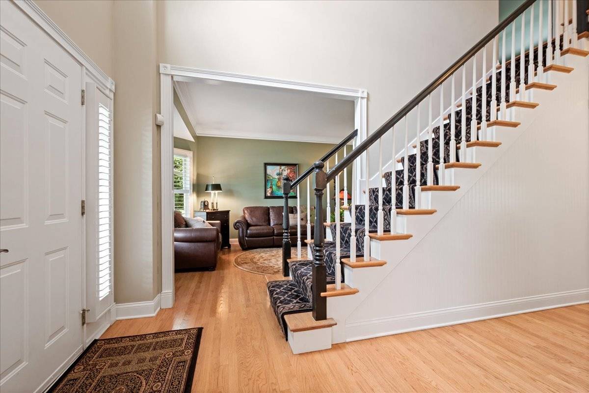 2412 Shaker CT, Naperville, IL 60564