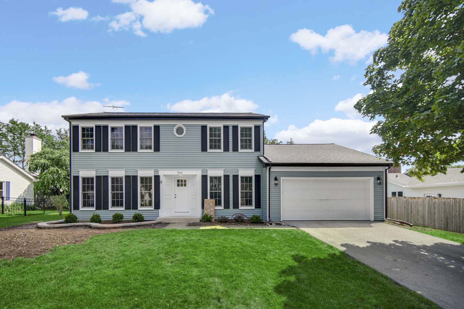966 W Bauer RD, Naperville, IL 60563