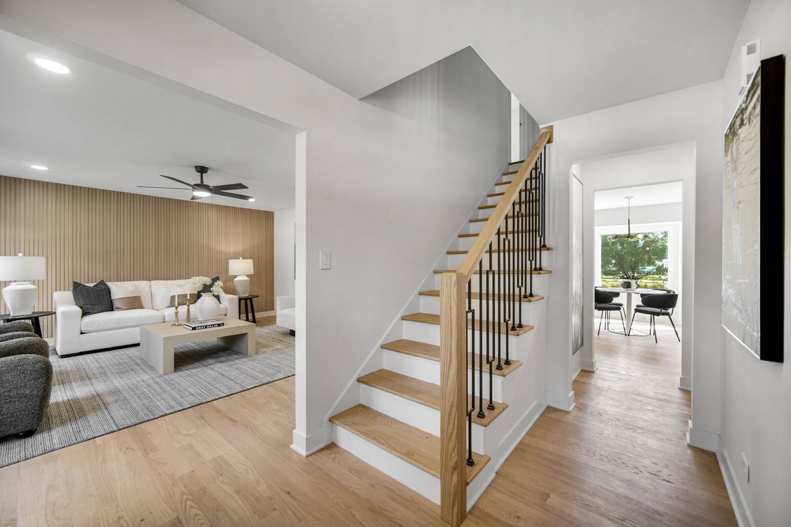 966 W Bauer RD, Naperville, IL 60563