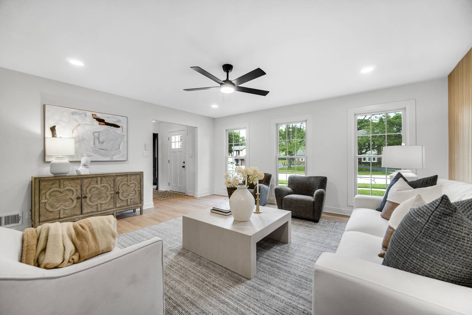 966 W Bauer RD, Naperville, IL 60563